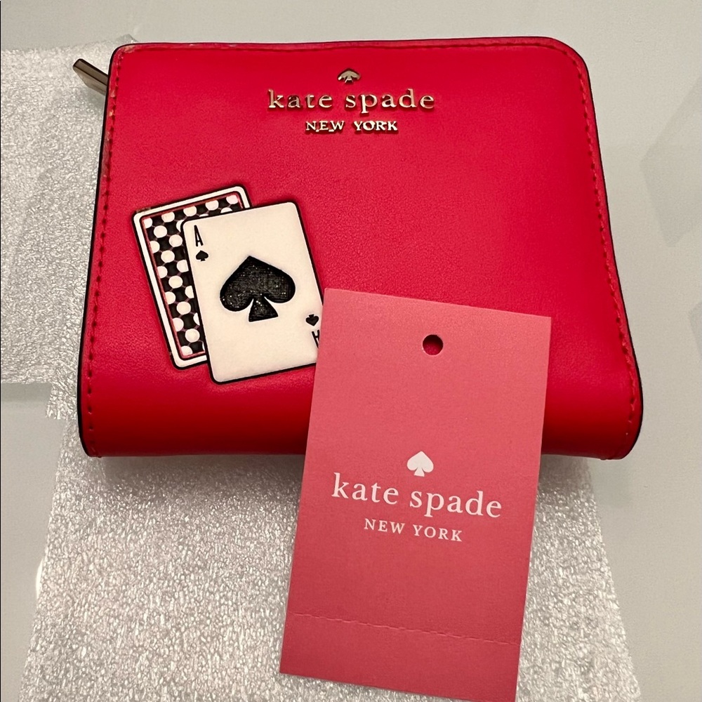 Kate Spade♠️ Small 1-Zip Bifold "Lucky Draw"